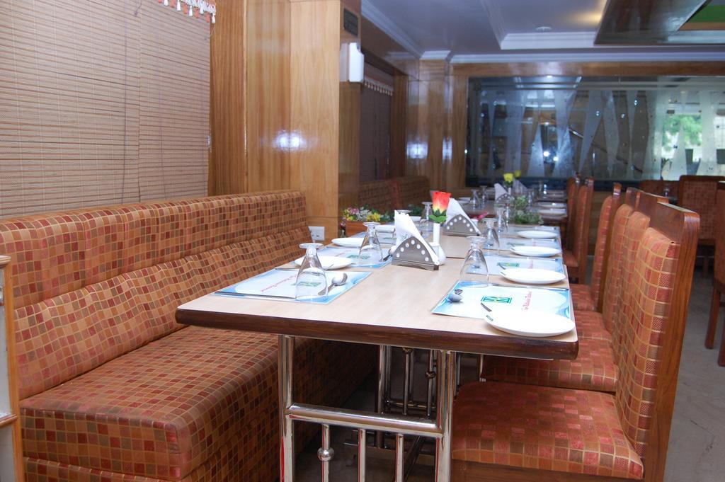 Hotel Sona'S Tiruchirappalli Extérieur photo