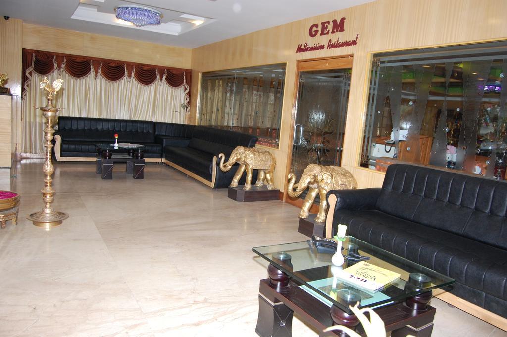 Hotel Sona'S Tiruchirappalli Extérieur photo