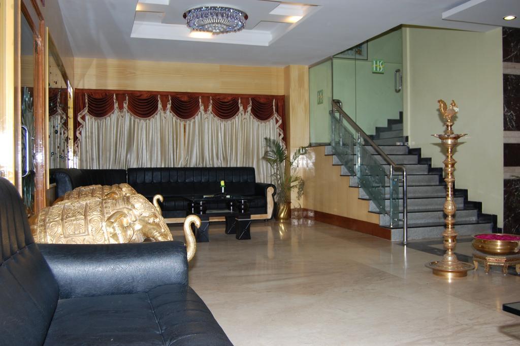 Hotel Sona'S Tiruchirappalli Extérieur photo