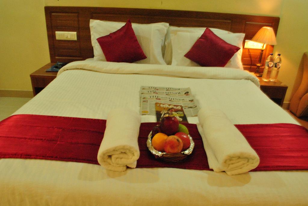 Hotel Sona'S Tiruchirappalli Extérieur photo