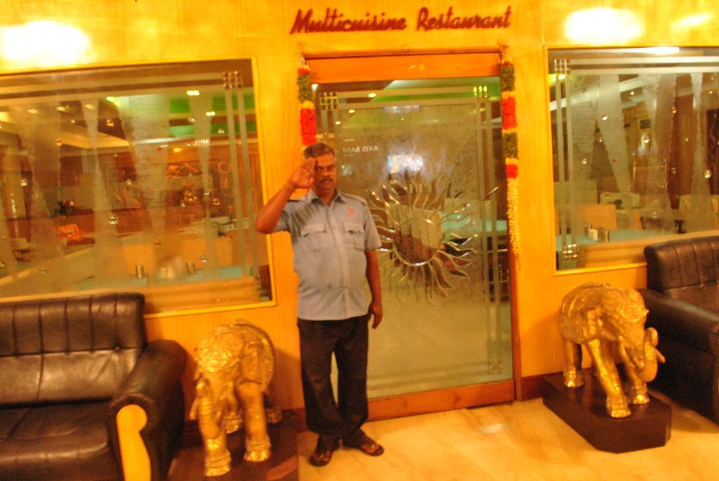 Hotel Sona'S Tiruchirappalli Extérieur photo