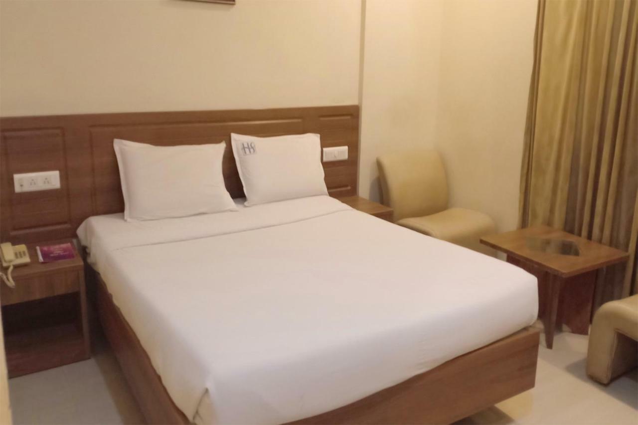 Hotel Sona'S Tiruchirappalli Extérieur photo