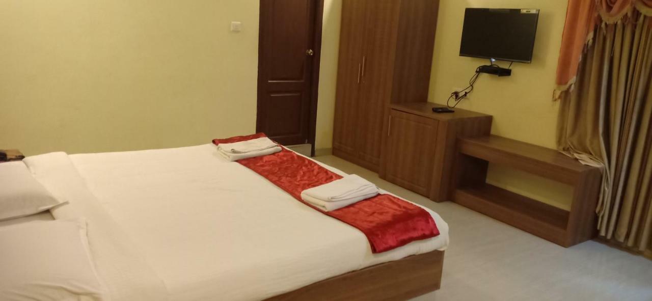 Hotel Sona'S Tiruchirappalli Extérieur photo