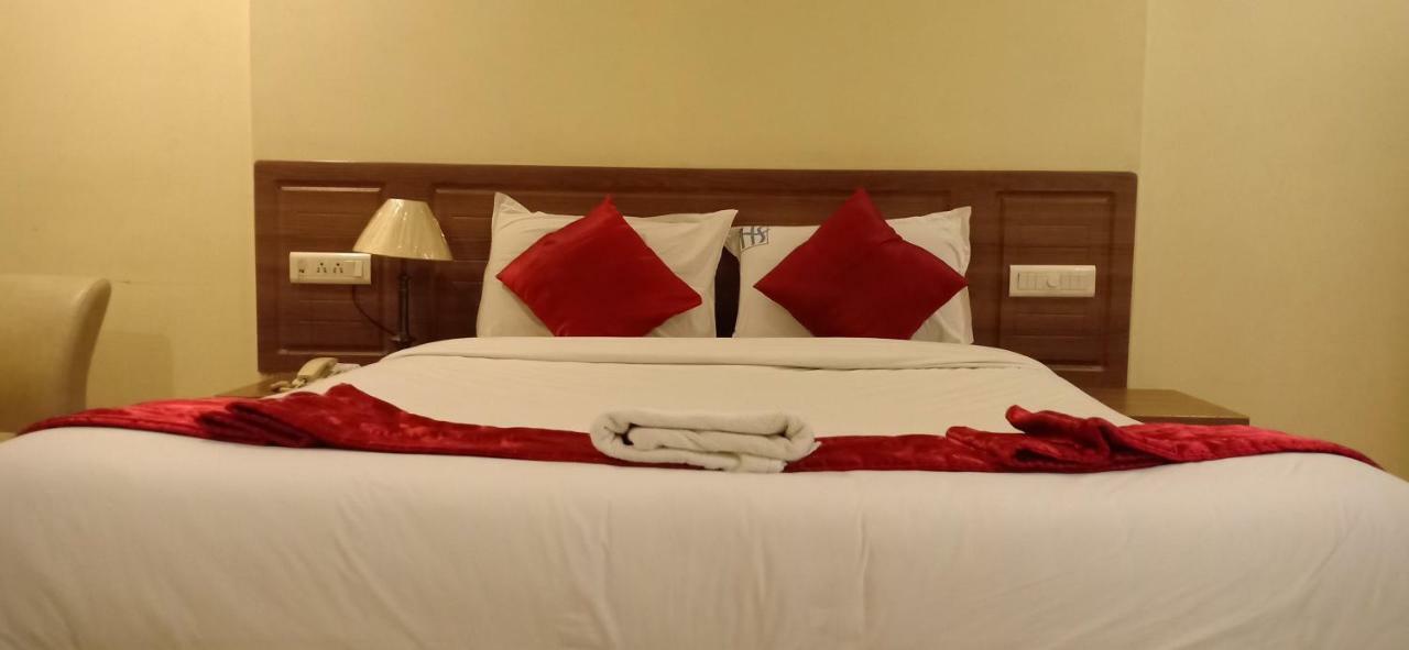 Hotel Sona'S Tiruchirappalli Extérieur photo